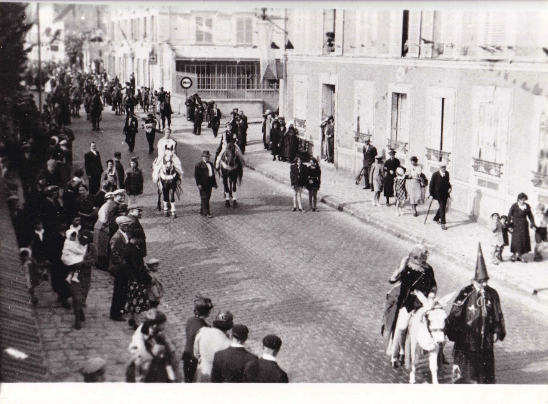 Place de la Bergerie (de l'époque) RN19. Place de la Bergerie (de l'époque) RN19.