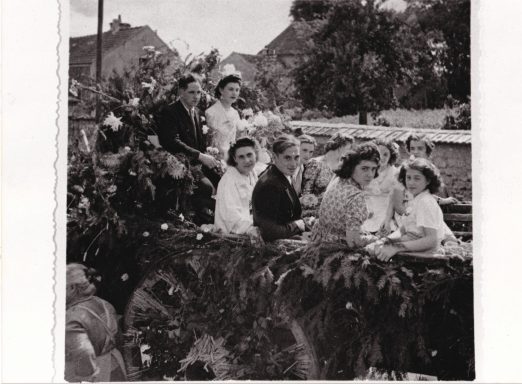 1ère fête de la moisson après la guerre de 39-40 le 12-08-1945