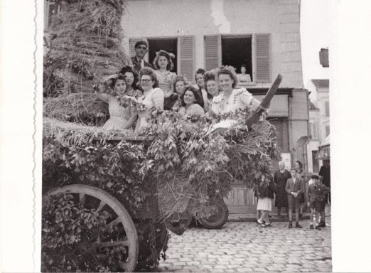 1ère fête de la moisson après la guerre de 39-45 - 1ère photo en couleur